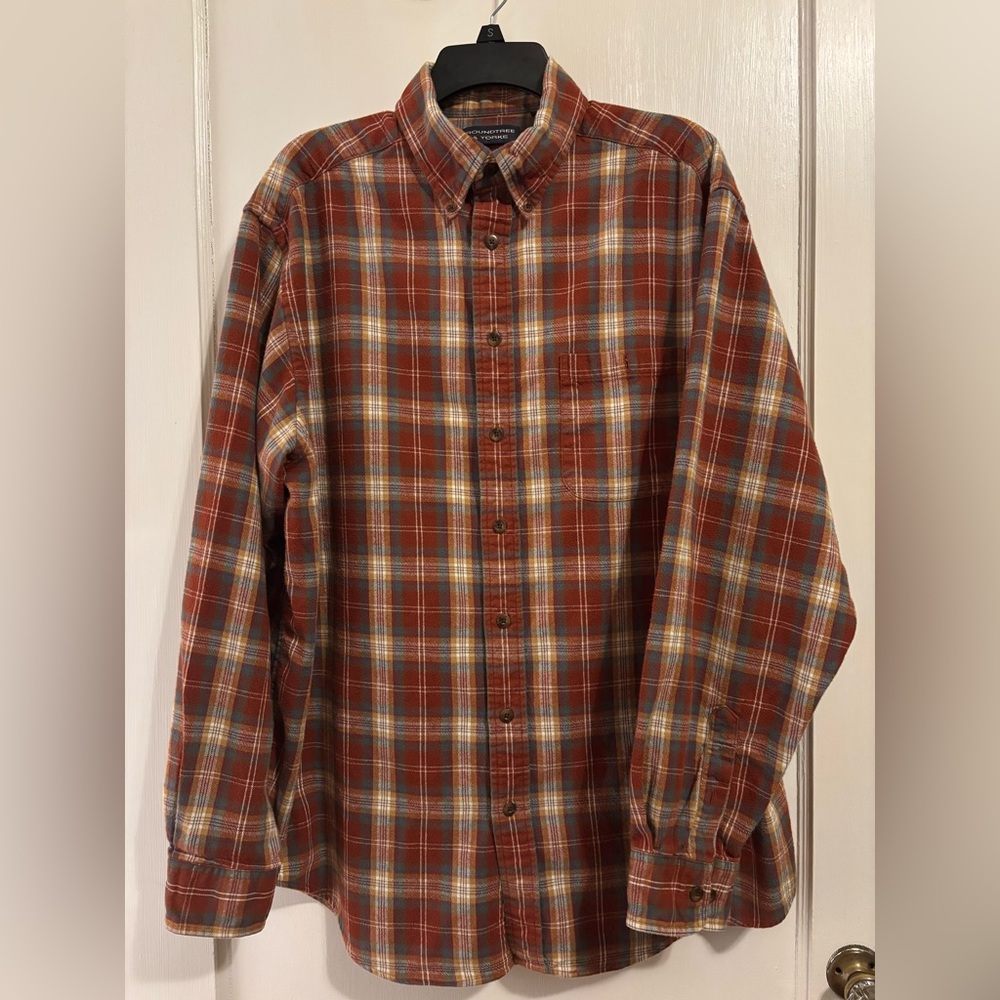 Roundtree & Yorke Men's Plaid Shirt - dark Red and Brown flannel